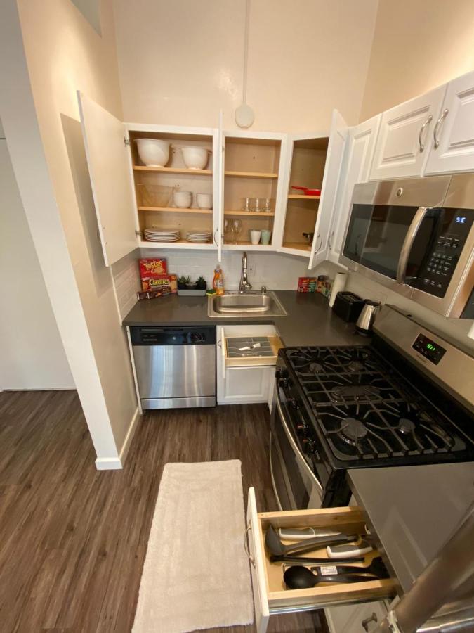Cozy Andcomfortable Hollywood Apartment - Los Angeles — Photos 2