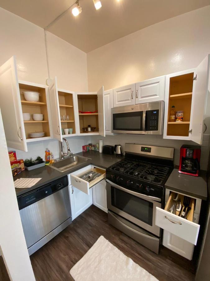 Cozy Andcomfortable Hollywood Apartment - Los Angeles, Los Angeles